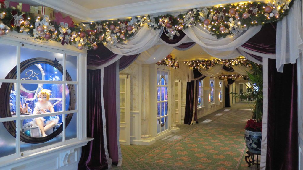 Décorations de Noël au Disneyland Hôtel