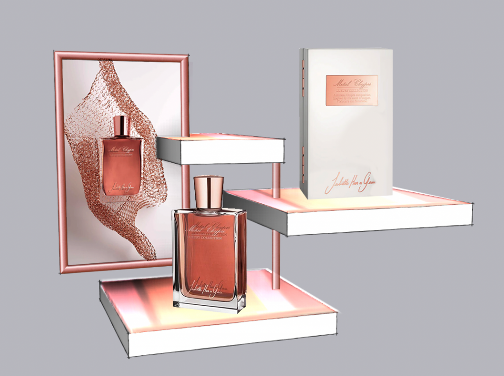 parfums sur un support de présentation décoratif pour optimiser le visual merchandising